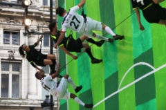 Foot a la Verticale 14 * 5616 x 3744 * (7.08MB)